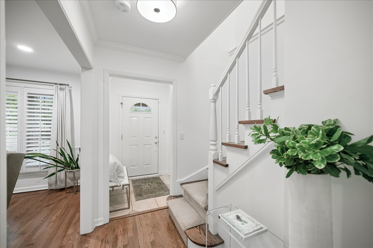 1105 Elm Street Winnetka, IL 60093 - Photo 2 of 42