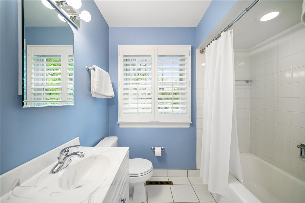 1105 Elm Street Winnetka, IL 60093 - Photo 24 of 42