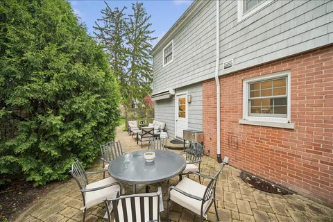 $1,089,000 | 1105 Elm Street, Winnetka, IL 60093