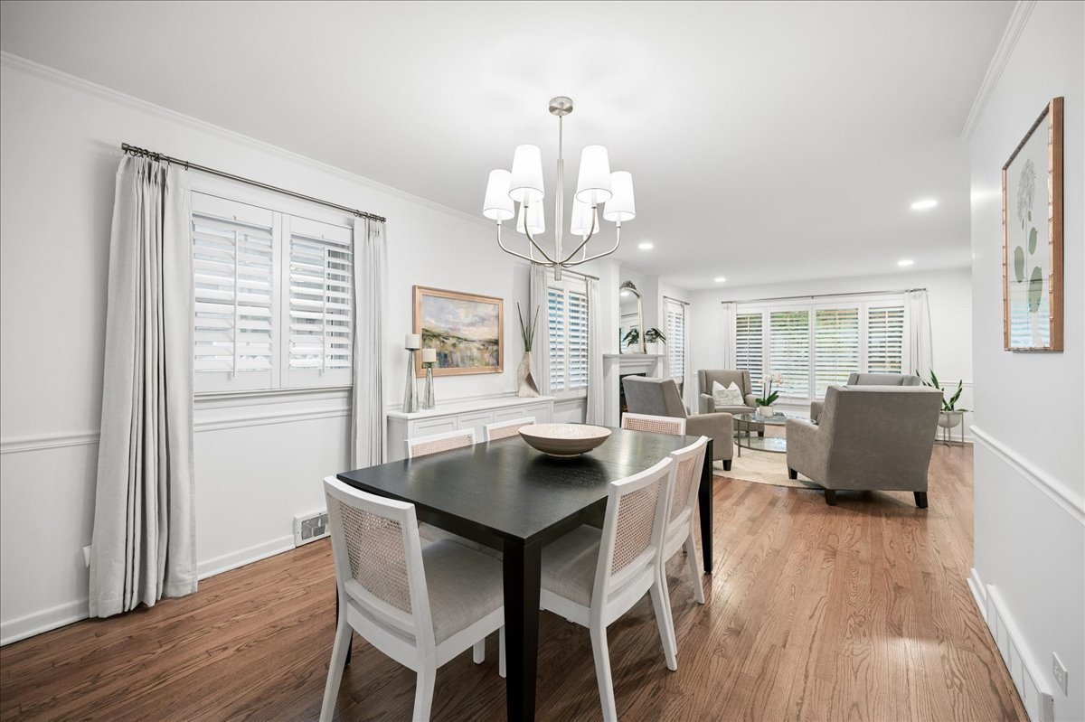 1105 Elm Street Winnetka, IL 60093 - Photo 8 of 42
