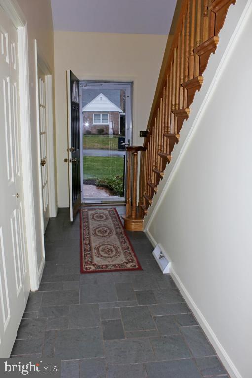 2314 Wicklyn Road Lancaster, PA 17601 - Photo 3 of 26 Gallery Image 3