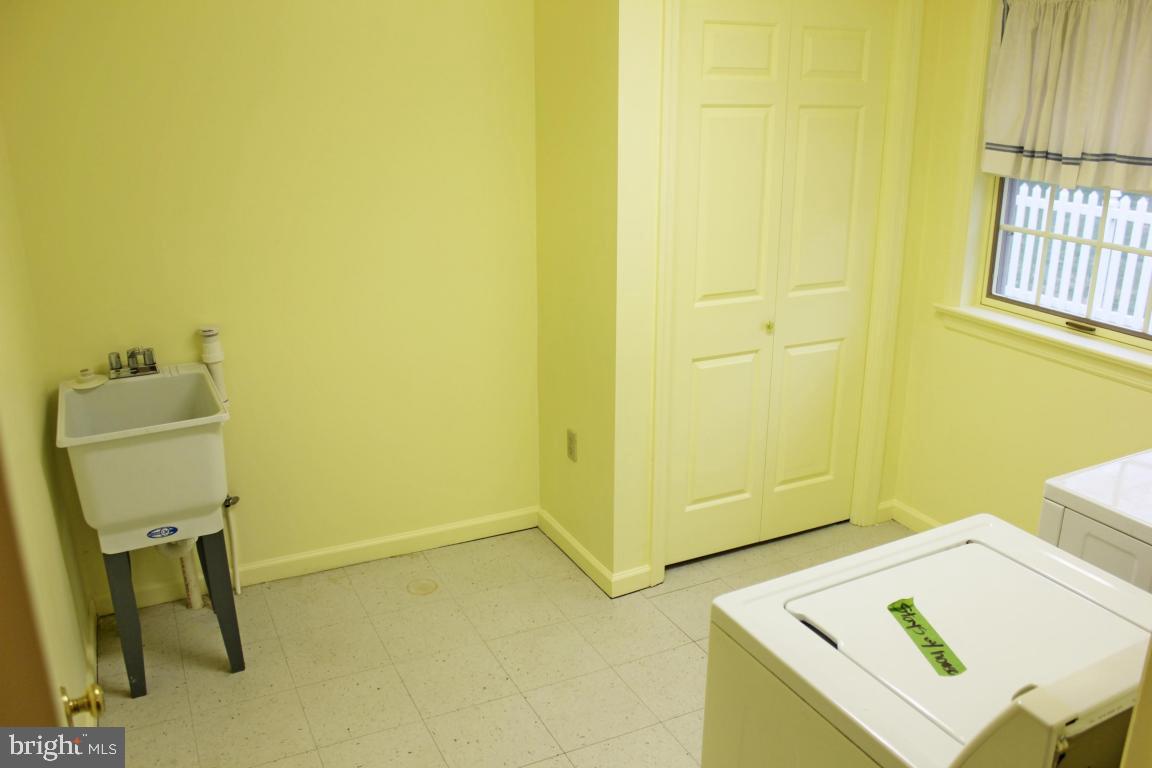 2314 Wicklyn Road Lancaster, PA 17601 - Photo 23 of 26 Gallery Image 23