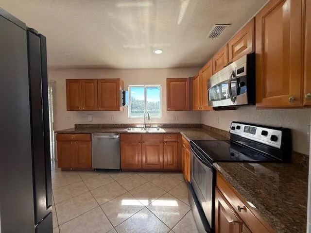 $2,600 | 1988 Marblehead Way, Port St. Lucie, FL 34953