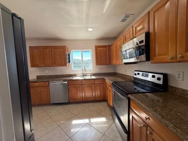 $2,600 | 1988 Marblehead Way, Port St. Lucie, FL 34953