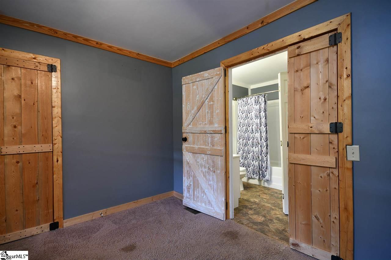 391 Raines Road Easley, SC 29640 - Photo 17 of 36