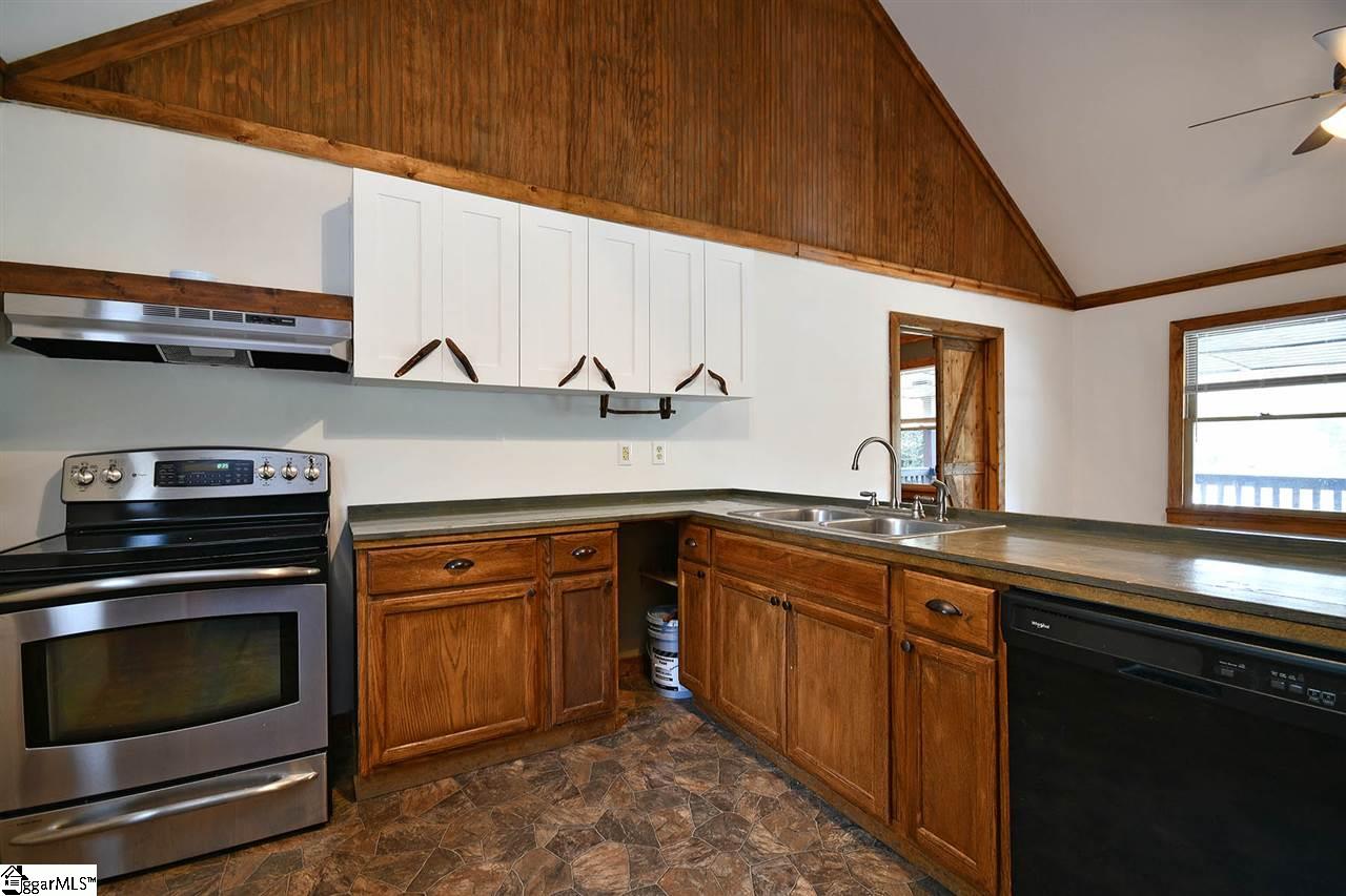391 Raines Road Easley, SC 29640 - Photo 8 of 36