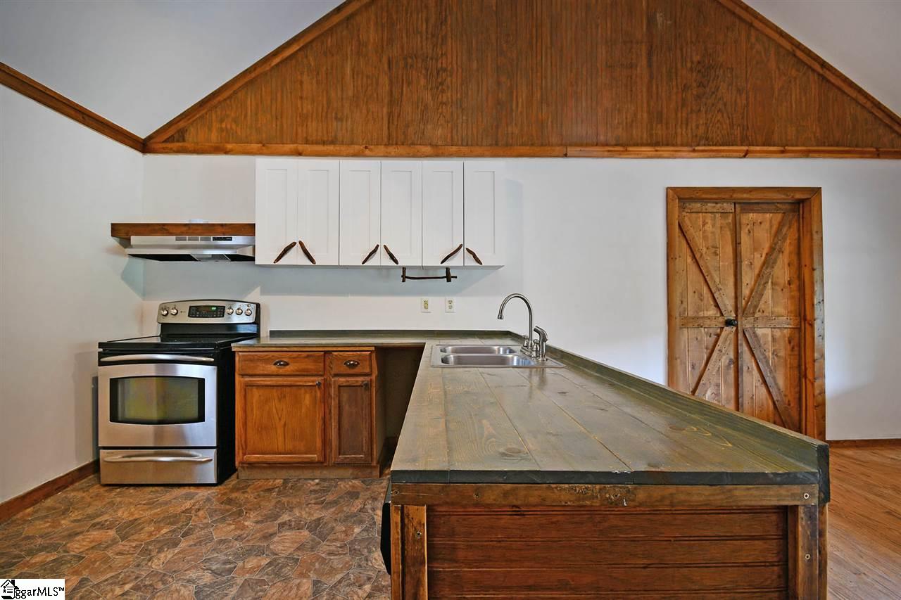 391 Raines Road Easley, SC 29640 - Photo 10 of 36