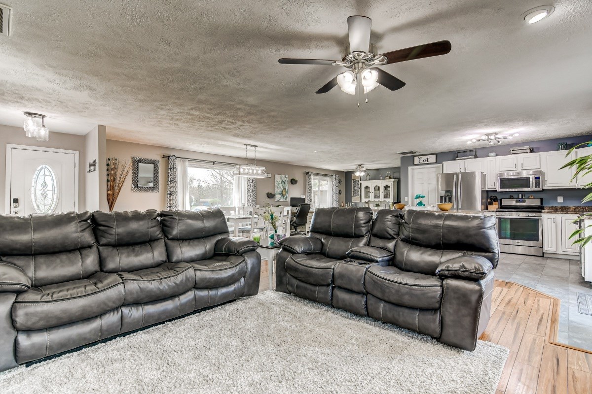 1100 Bugle Court Springfield, IL 62712 - Photo 6 of 30