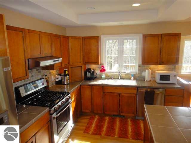 3450 Prouty Road Traverse City, MI 49686 - Photo 10 of 25 1734417-9.JPG