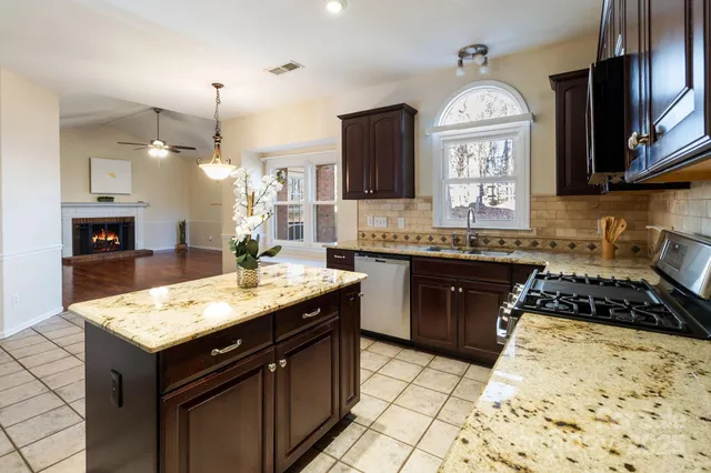 $595,000 | 4806 Hickory Glen Drive, Matthews, NC 28105