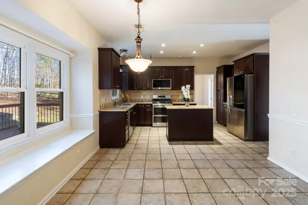 $595,000 | 4806 Hickory Glen Drive, Matthews, NC 28105