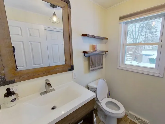 $380,000 | 10300 Springwood Drive, Zeeland, MI 49464