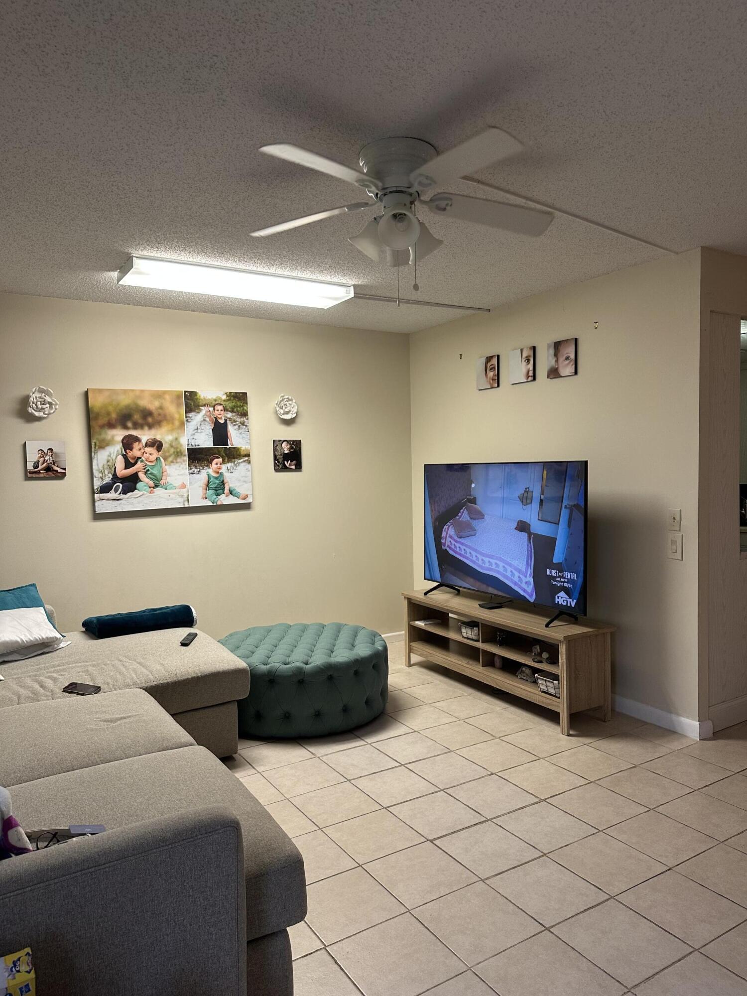 1090 Cornwall East Boca Raton, FL 33434 - Photo 2 of 13 IMG_7835