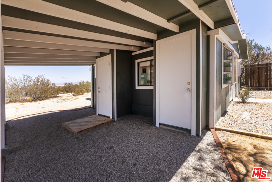 67230 Brant Crossing Road Joshua Tree, CA 92252 - Photo 17 of 24