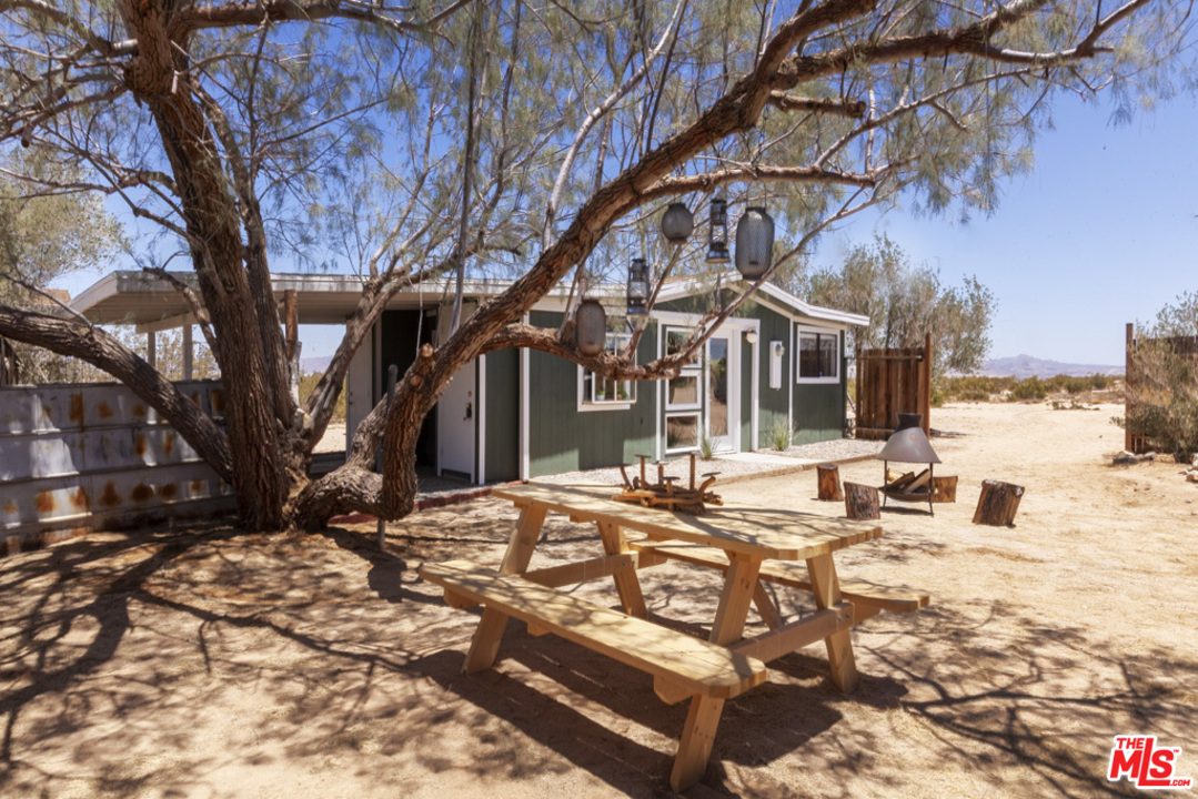 67230 Brant Crossing Road Joshua Tree, CA 92252 - Photo 3 of 24