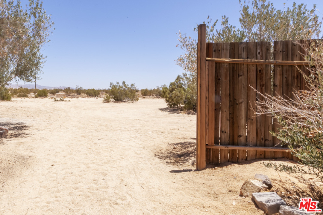67230 Brant Crossing Road Joshua Tree, CA 92252 - Photo 21 of 24