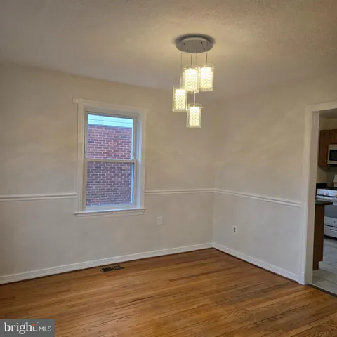 $3,200 | 8 Mannakee Street, Rockville, MD 20850