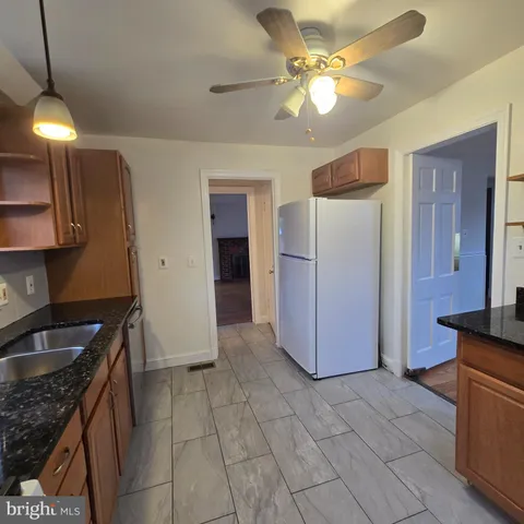 $3,200 | 8 Mannakee Street, Rockville, MD 20850