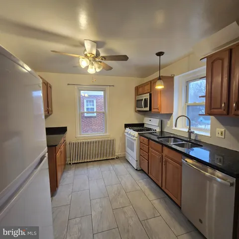 $3,200 | 8 Mannakee Street, Rockville, MD 20850