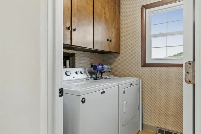 $302,500 | 5 Elmwood Drive, Apalachin, NY 13732