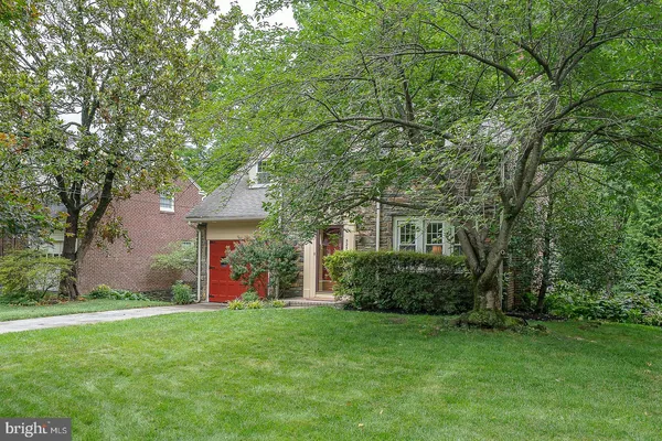 $925,000 | 525 West Beechtree Lane, Wayne, PA 19087