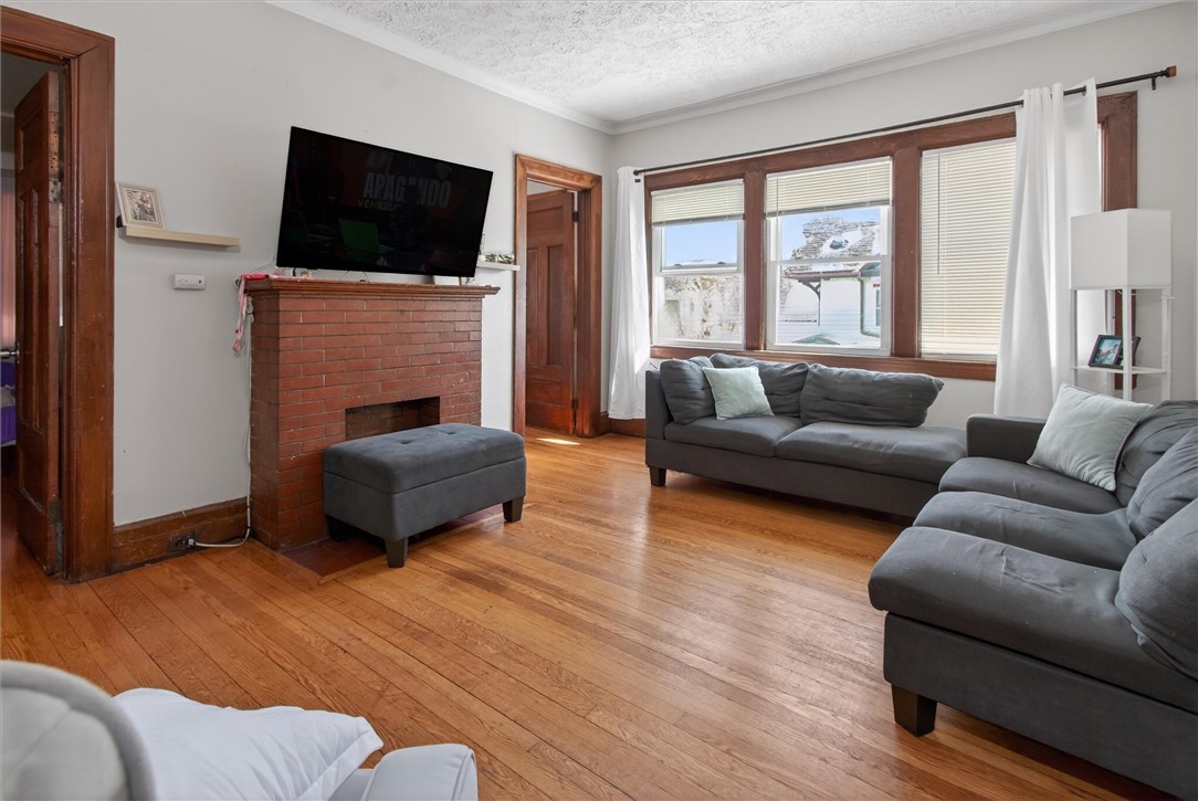 119 Rosewood Terrace Rochester, NY 14609 - Photo 10 of 31