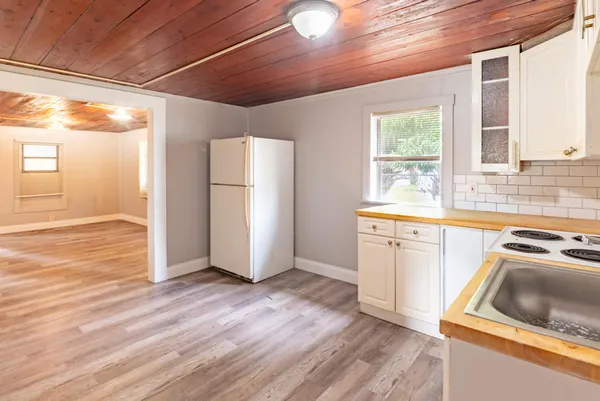 $2,250 | 526 22nd Street, West Palm Beach, FL 33407