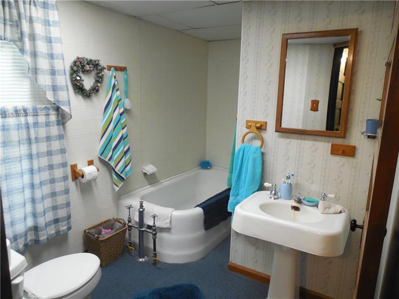 3528 Sharon Road West Middlesex, PA 16159 - Photo 12 of 16 Gallery Image 12