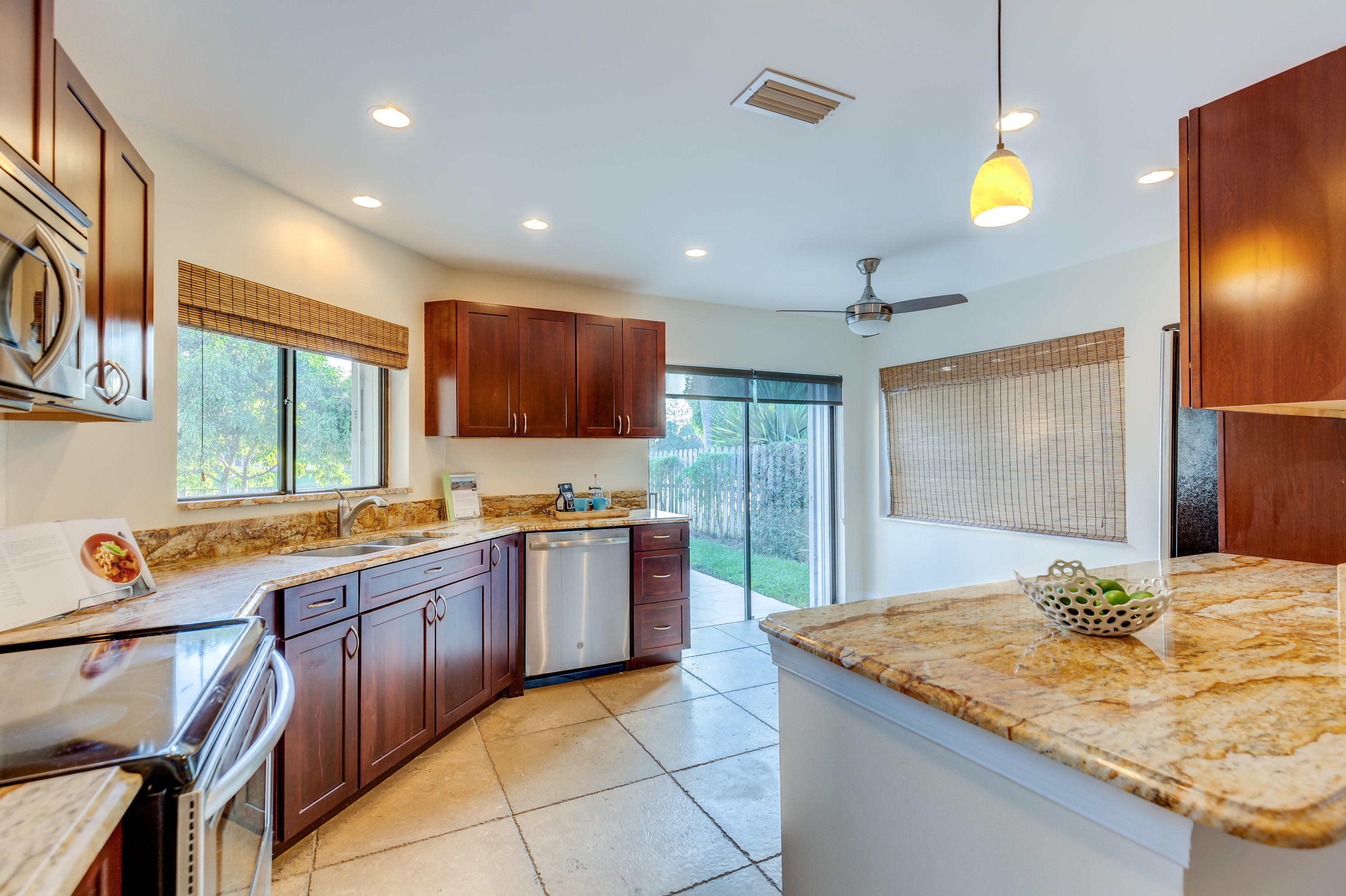 6438 Sweet Maple Lane Boca Raton, FL 33433 - Photo 21 of 36 _J6A3210_1_2