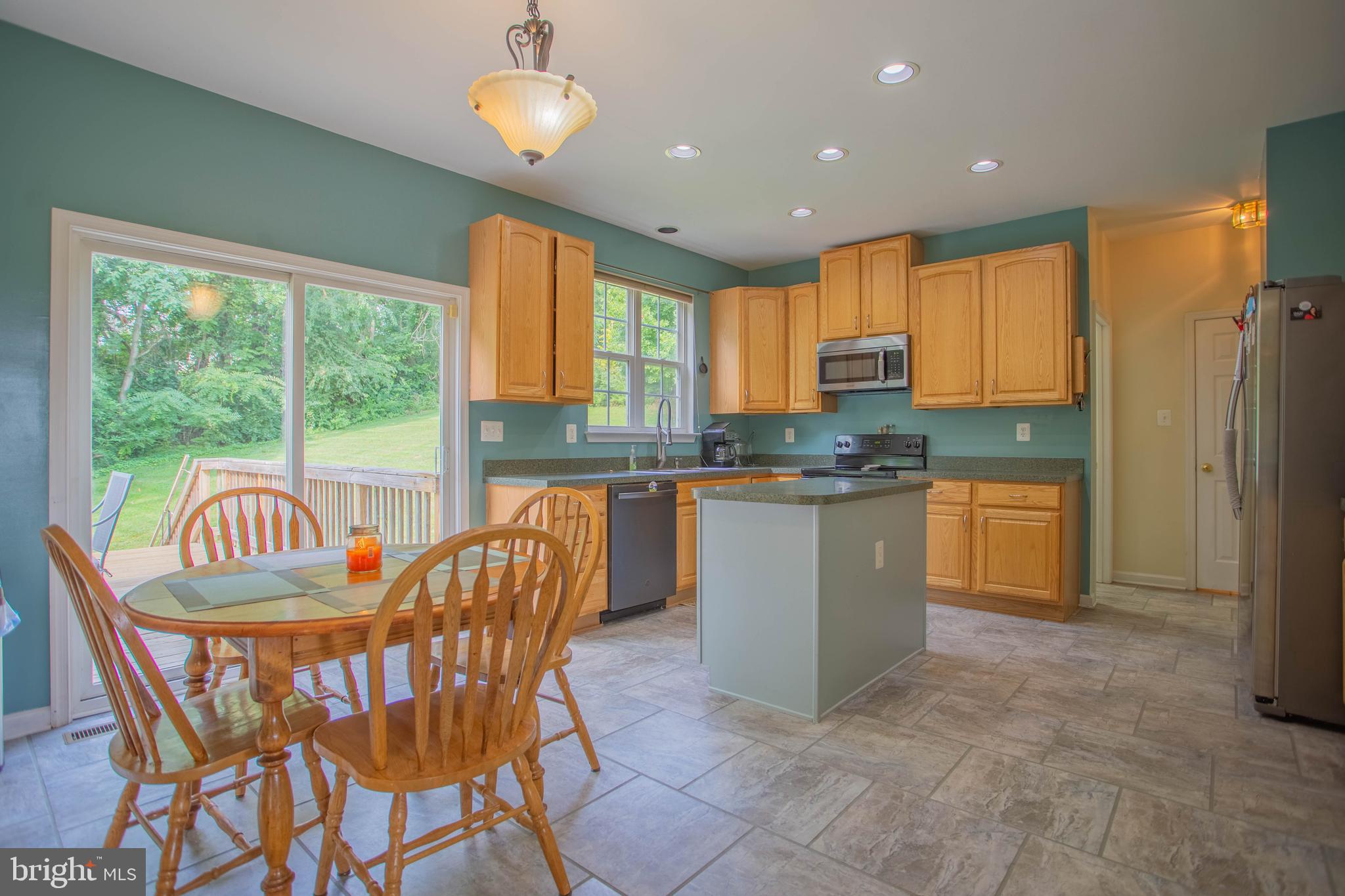 102 Saratoga Road Inwood, WV 25428 - Photo 5 of 64
