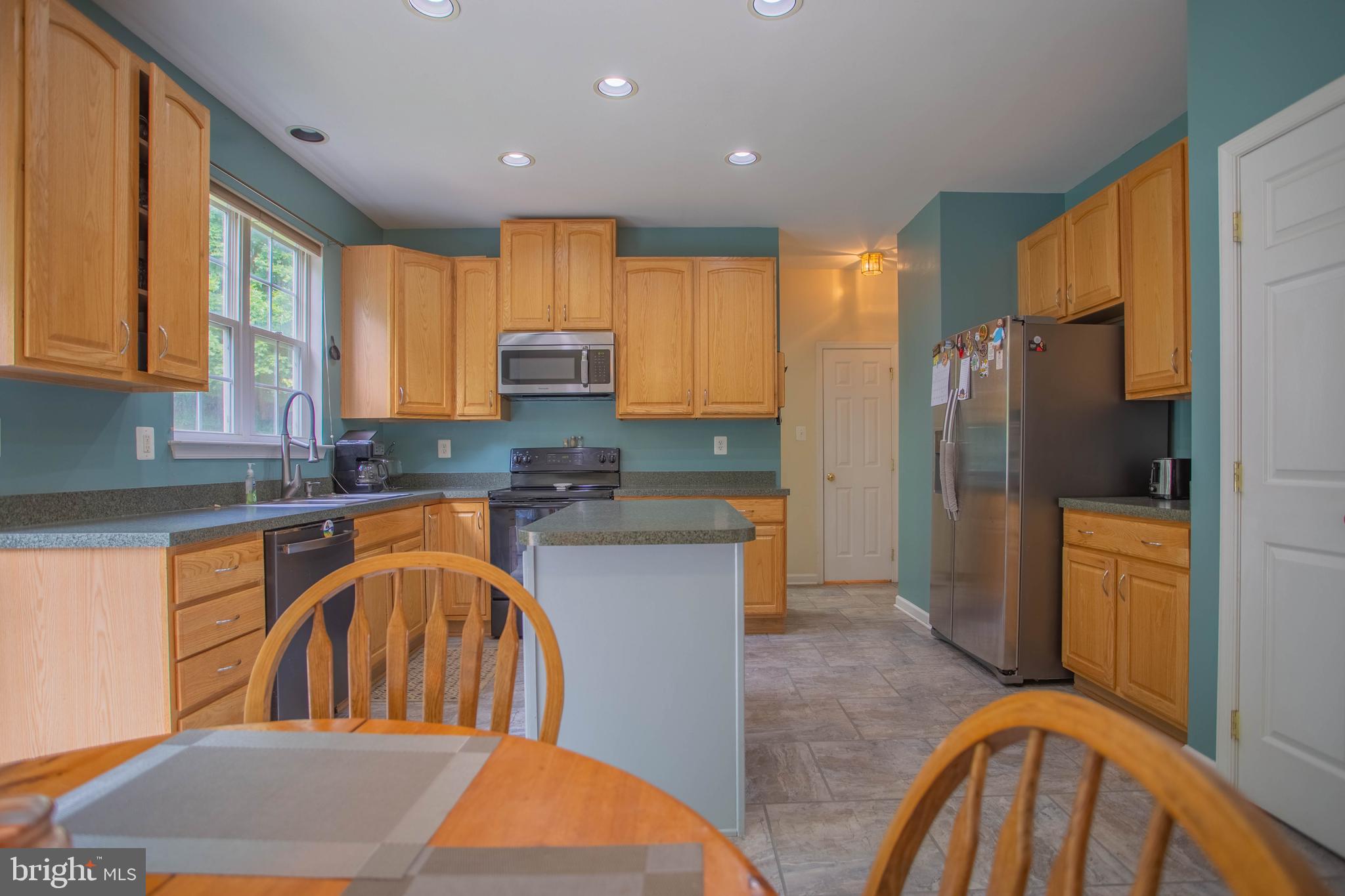 102 Saratoga Road Inwood, WV 25428 - Photo 6 of 64