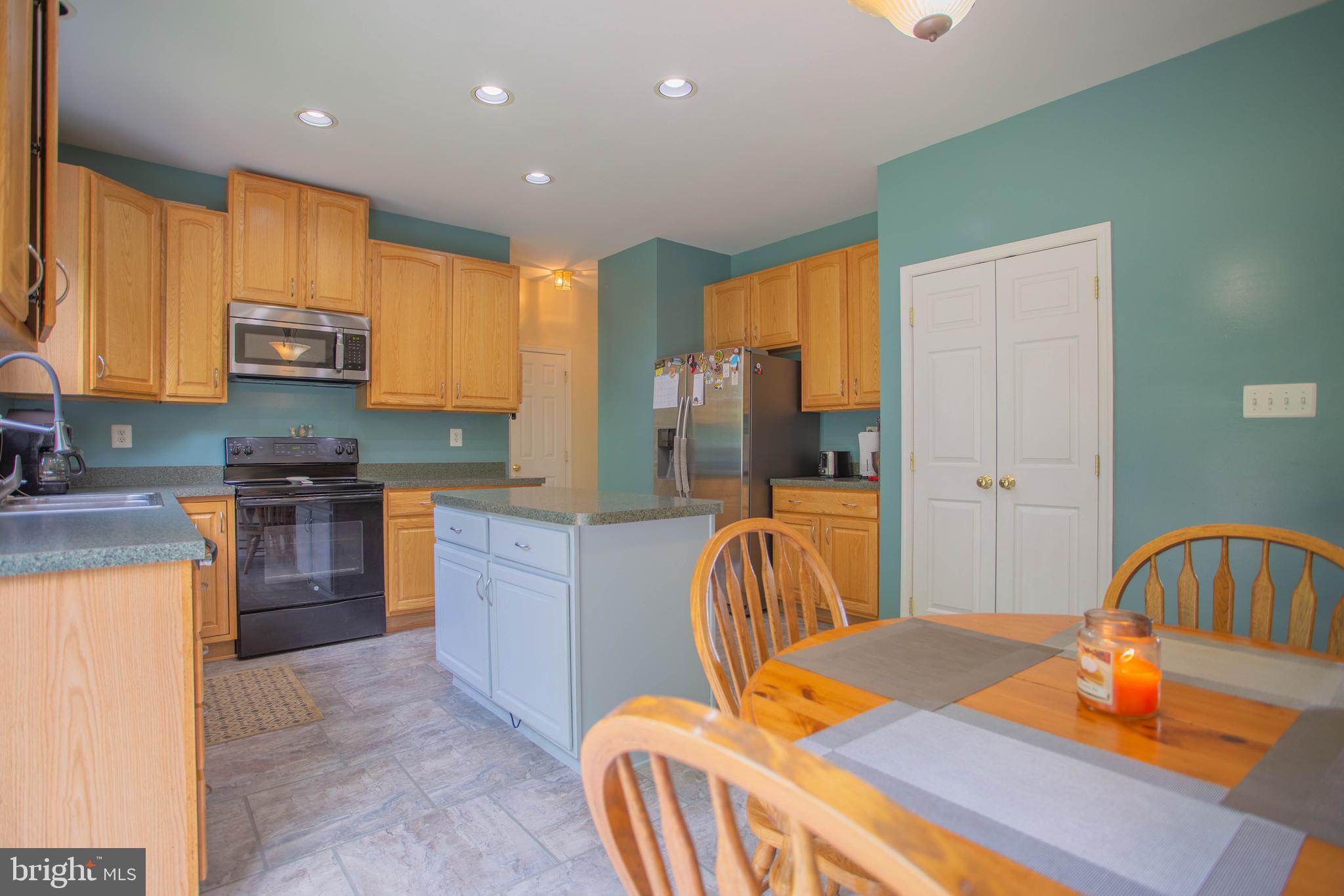 102 Saratoga Road Inwood, WV 25428 - Photo 7 of 64