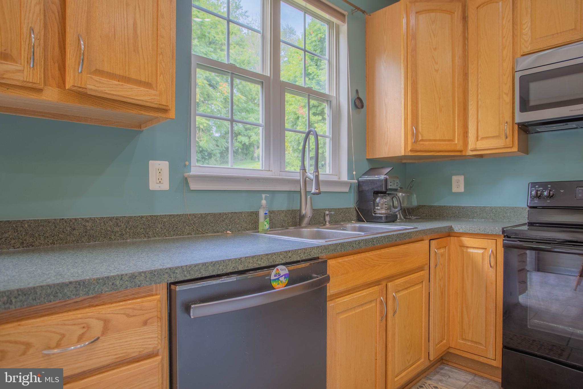102 Saratoga Road Inwood, WV 25428 - Photo 8 of 64