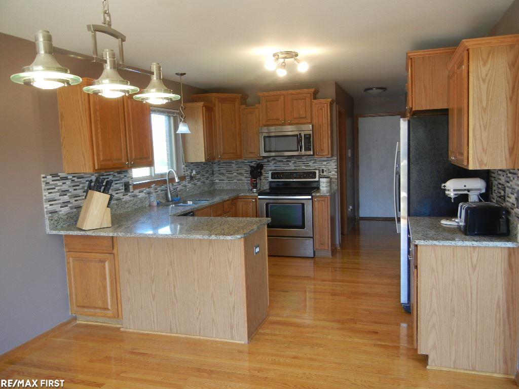 28382 Gamble Road New Baltimore, MI 48047 - Photo 11 of 46 31376453-10.JPG