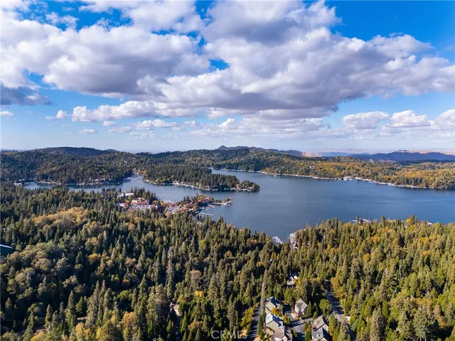 $475,000 | 561 Dover Court, Lake Arrowhead, CA 92352