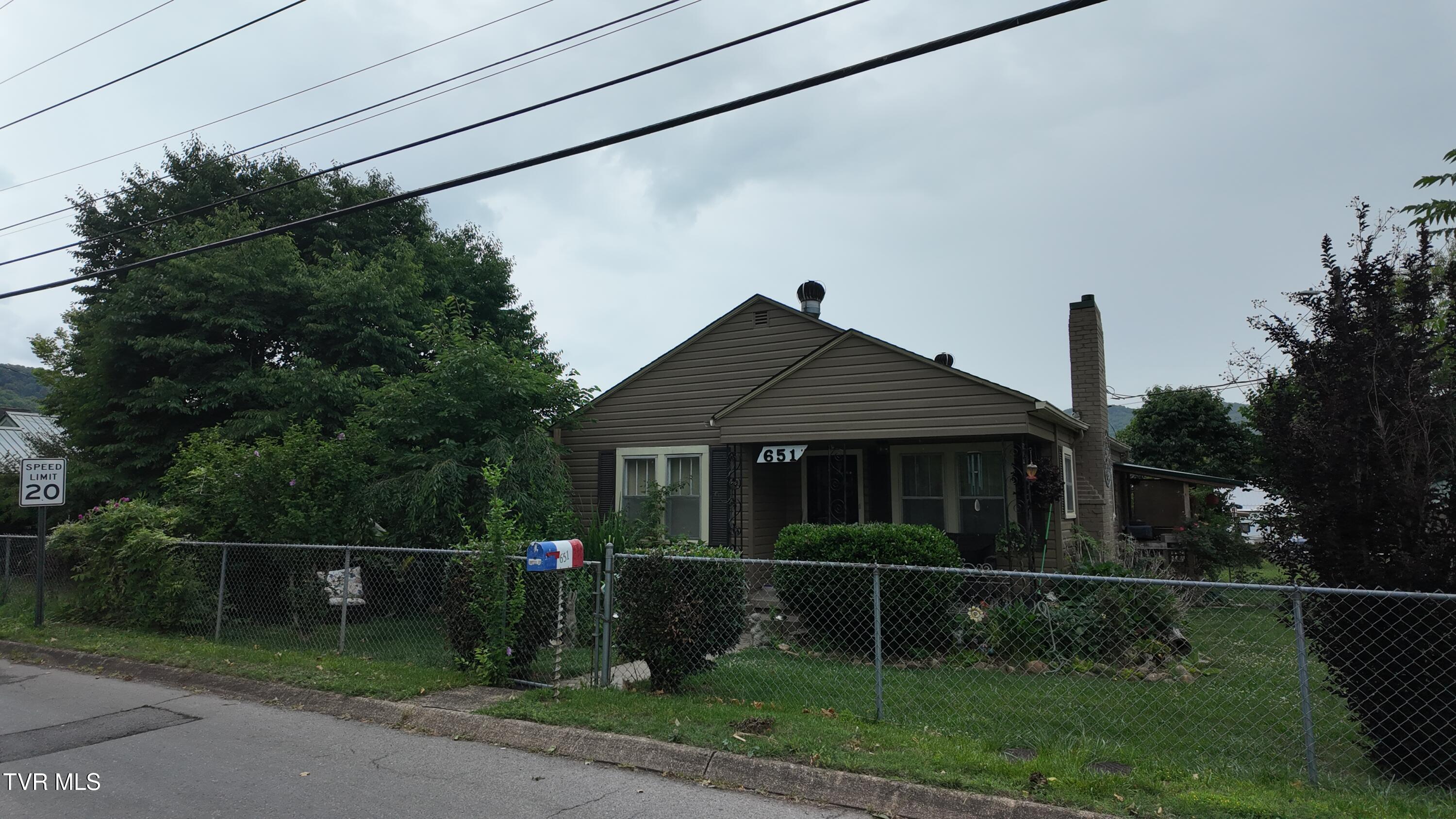 651 Broyles Avenue Erwin, TN 37650 - Photo 17 of 74 image00070