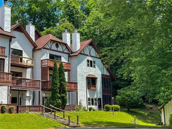 $498,800 | 327 Brucken Stravenue, Unit 601, Helen, GA 30545