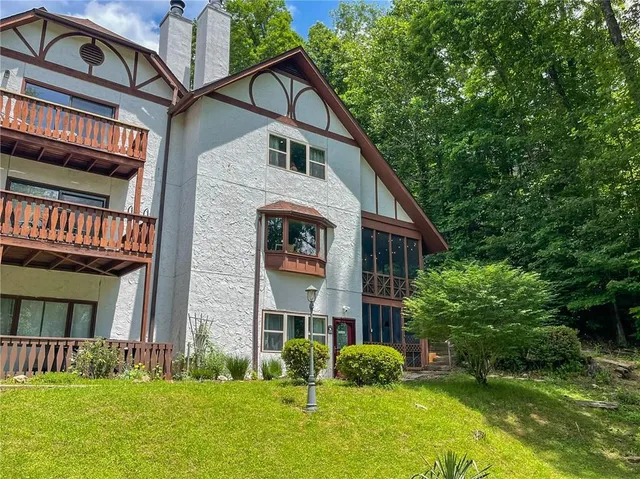 $498,900 | 327 Brucken Stravenue, Unit 601, Helen, GA 30545
