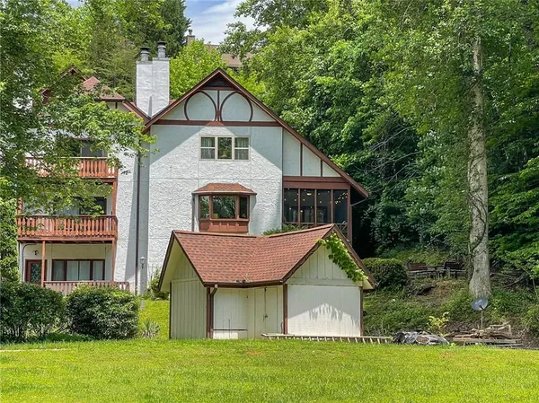 $498,800 | 327 Brucken Stravenue, Unit 601, Helen, GA 30545