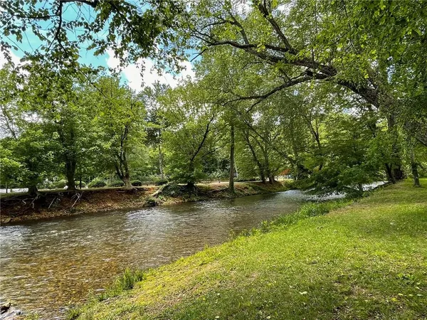 $498,800 | 327 Brucken Stravenue, Unit 601, Helen, GA 30545