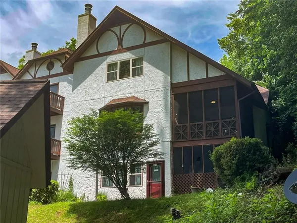 $498,800 | 327 Brucken Stravenue, Unit 601, Helen, GA 30545