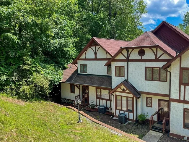 $498,900 | 327 Brucken Stravenue, Unit 601, Helen, GA 30545