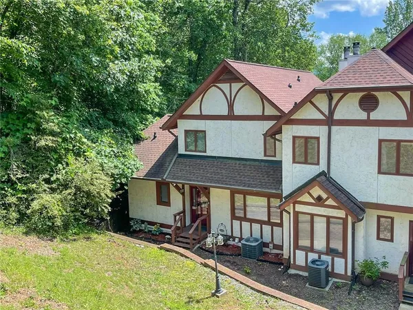 $498,800 | 327 Brucken Stravenue, Unit 601, Helen, GA 30545