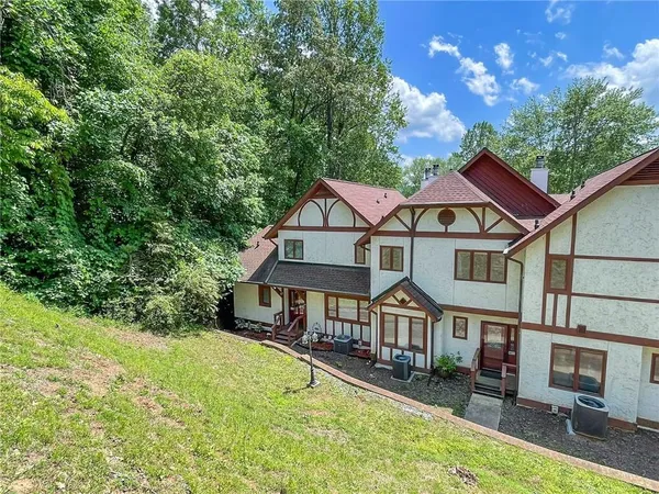 $498,800 | 327 Brucken Stravenue, Unit 601, Helen, GA 30545