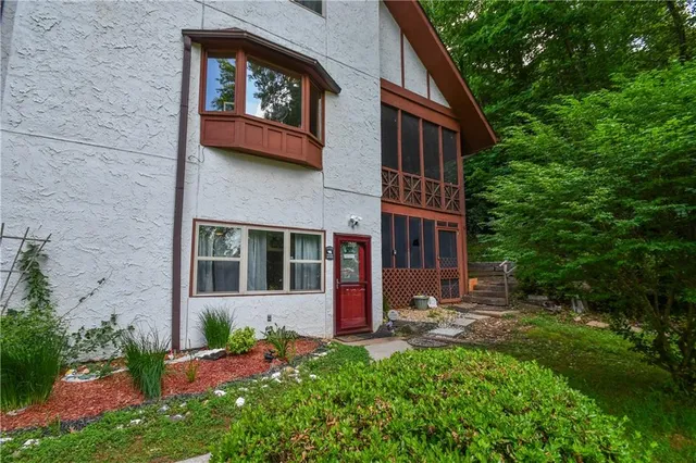 $498,900 | 327 Brucken Stravenue, Unit 601, Helen, GA 30545