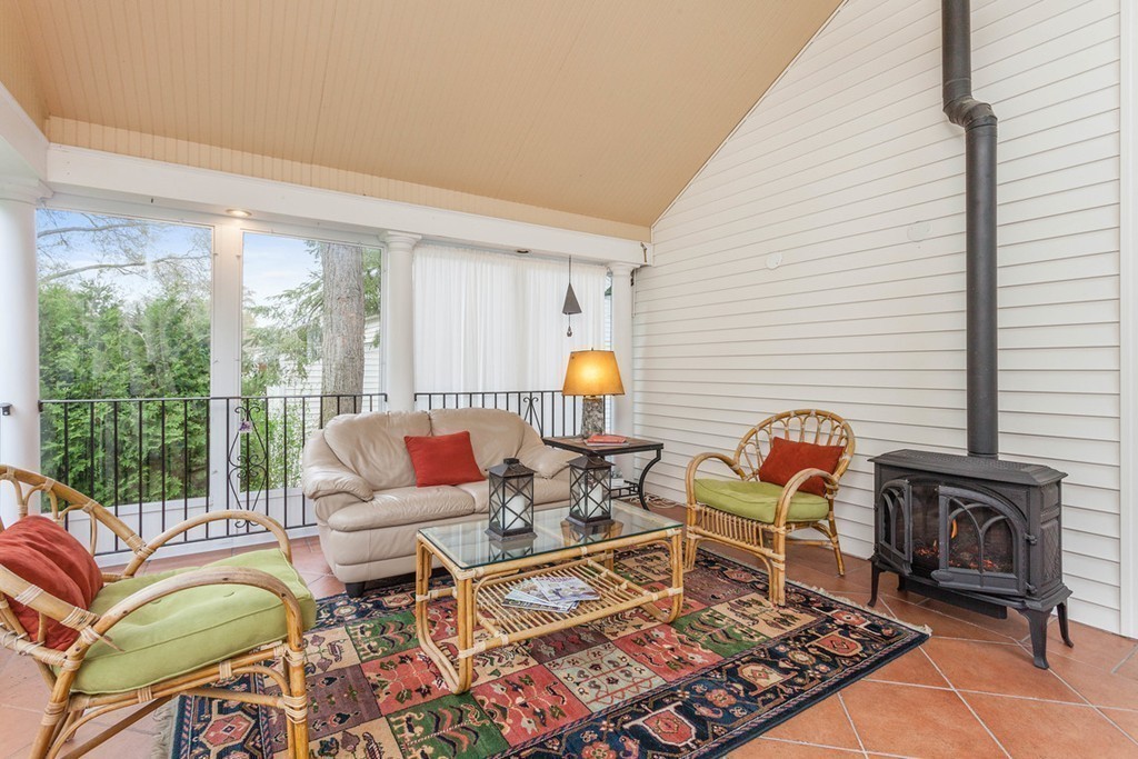 1050 Brook Road Milton, MA 02186 - Photo 11 of 30