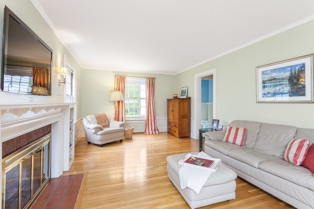 1050 Brook Road Milton, MA 02186 - Photo 14 of 30