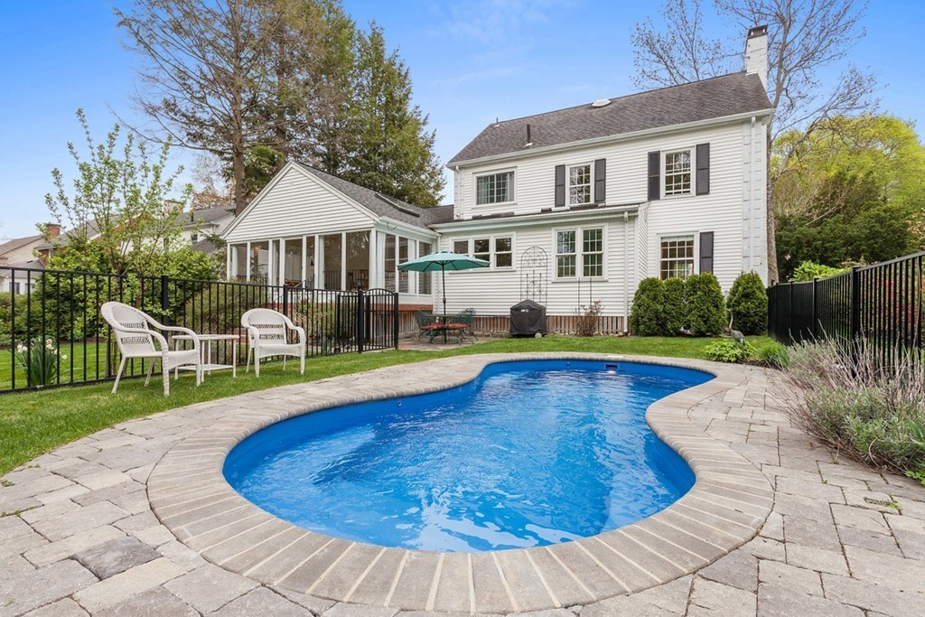 1050 Brook Road Milton, MA 02186 - Photo 25 of 30