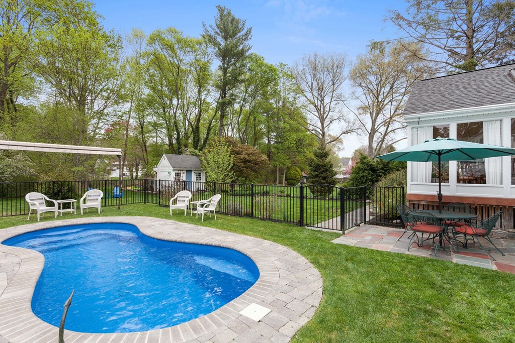 1050 Brook Road Milton, MA 02186 - Photo 27 of 30