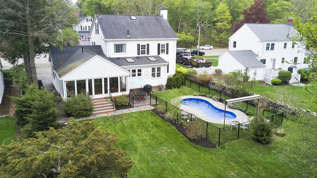 1050 Brook Road Milton, MA 02186 - Photo 3 of 30